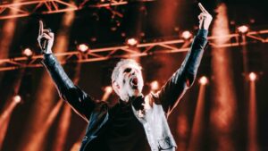 Vocalista Serj Tankian em show do System of a Down no Estádio Nacional em Lima, no Peru | 27.abr.2025/Divulgação