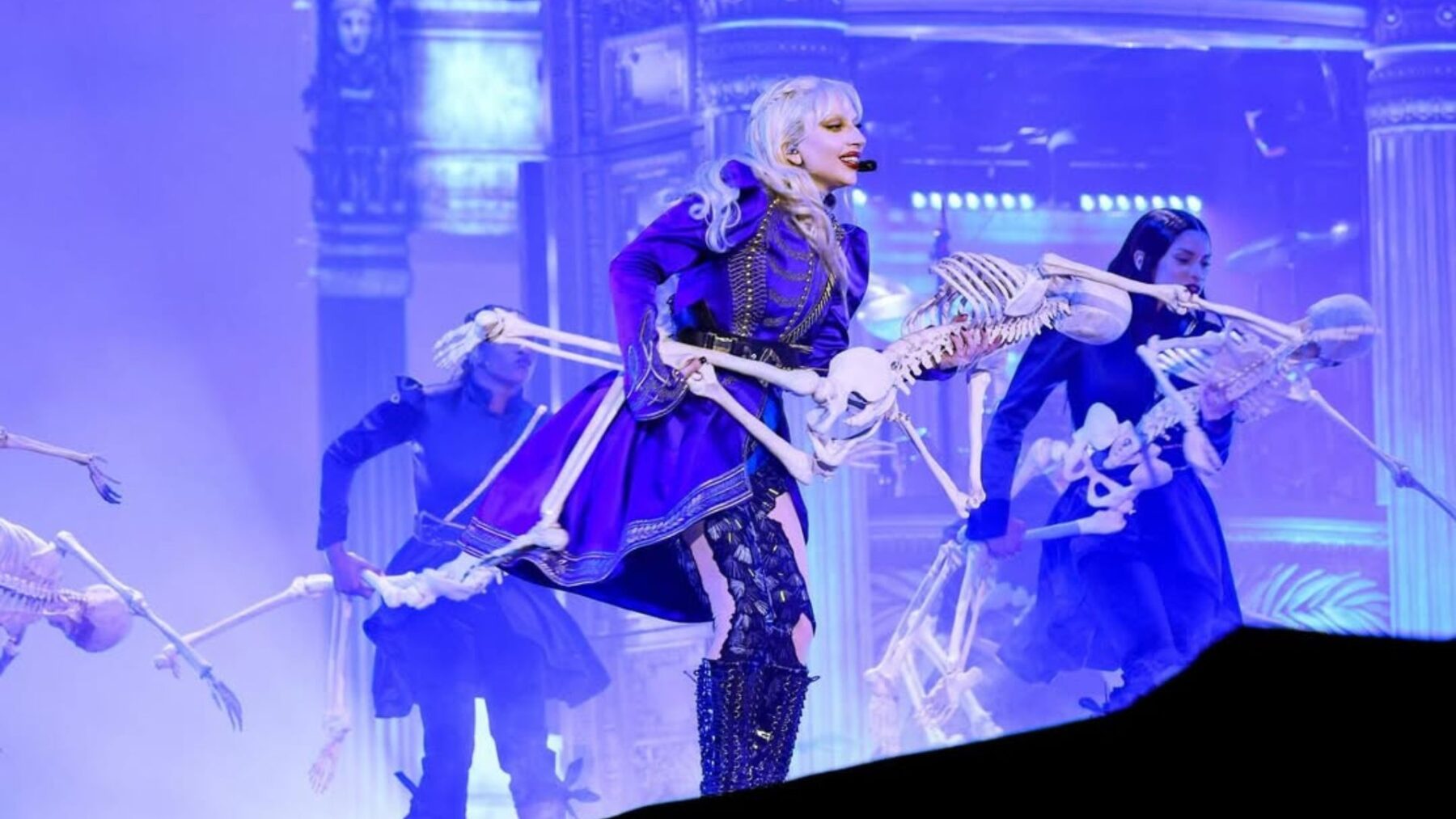 Lady Gaga em show da turnê do álbum "Mayhem" no estádio GNP Seguros, na Cidade do México | Kevin Mazur - 27.abr.2025/Divulgação