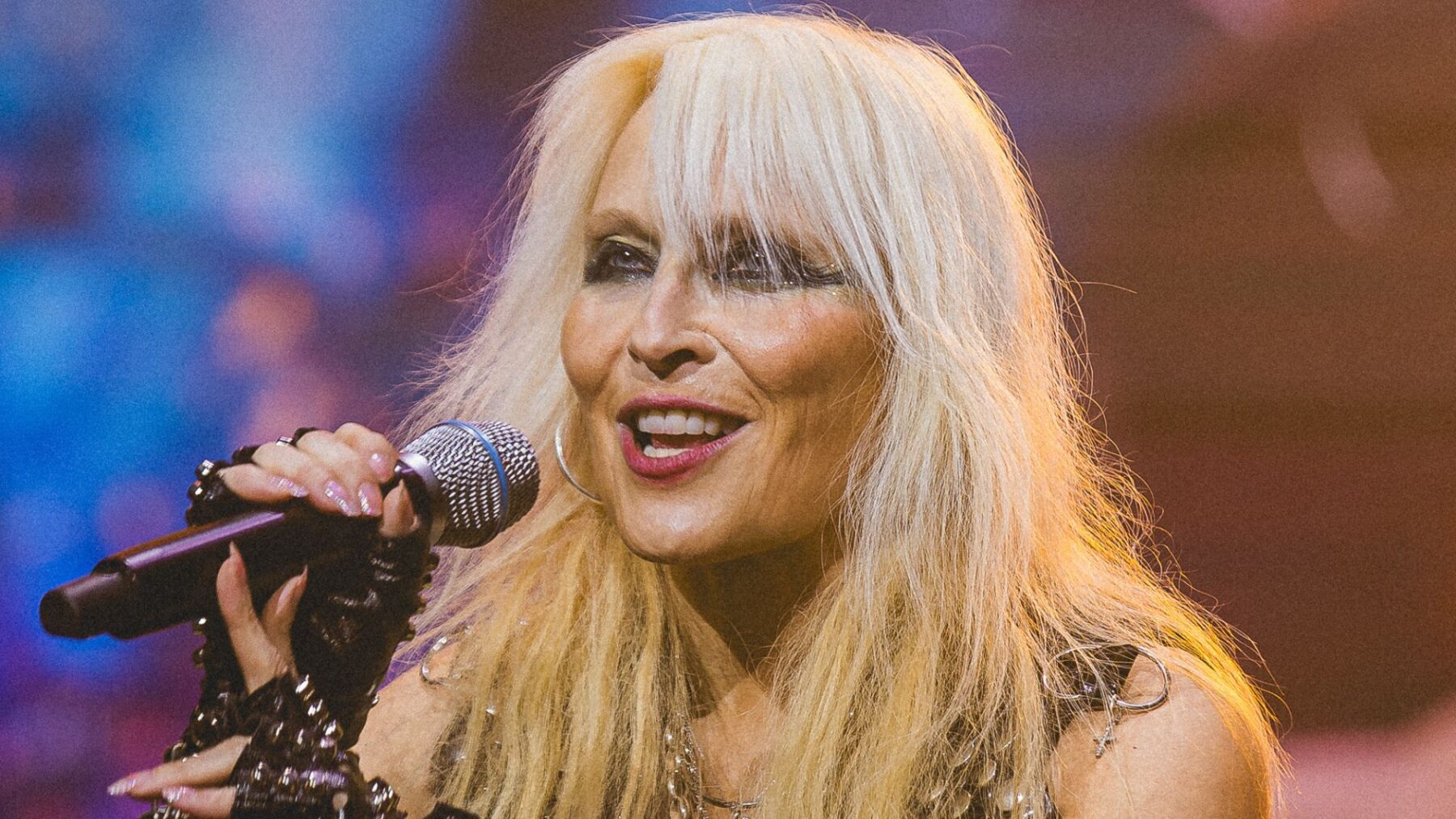 Cantora alemã Doro em show no festival Bangers Open Air, no Memorial da América Latina, em São Paulo | Diego Padilha - 2.mai.2025/Divulgação