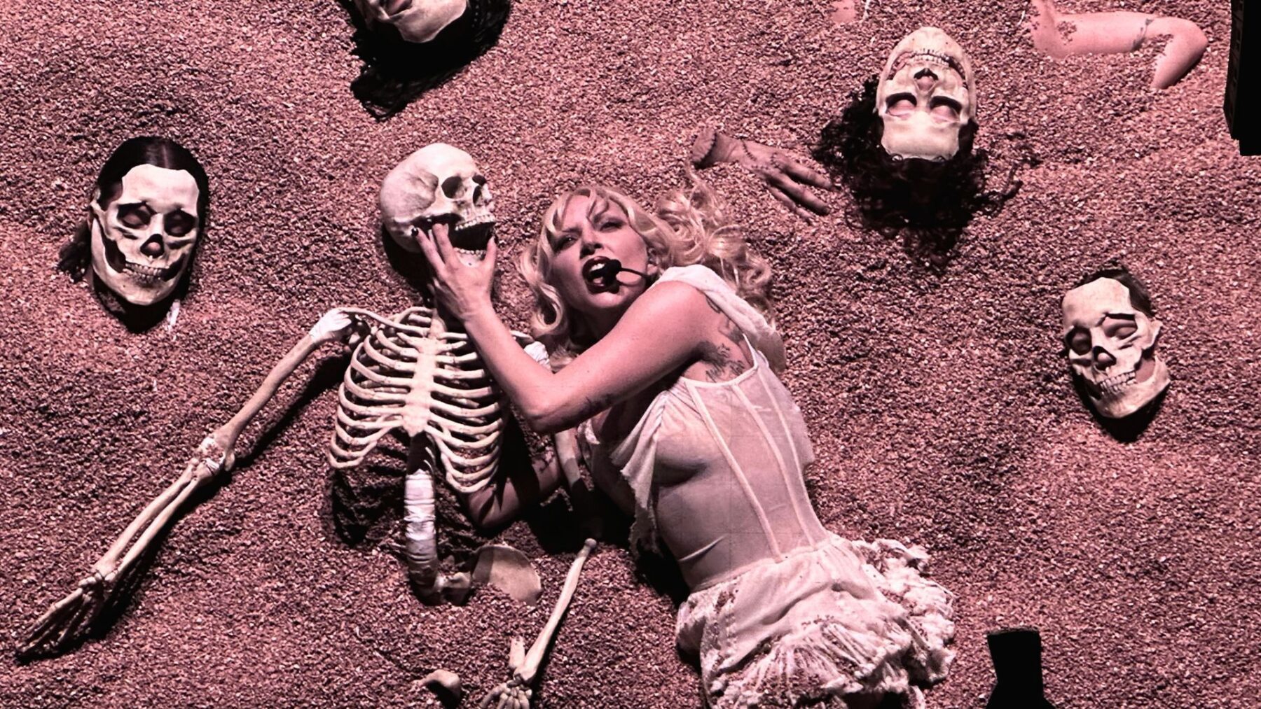 Lady Gaga em show "Mayhem on the Beach" na praia de Copacabana, no Rio de Janeiro | 3.mai.2025/Divulgação