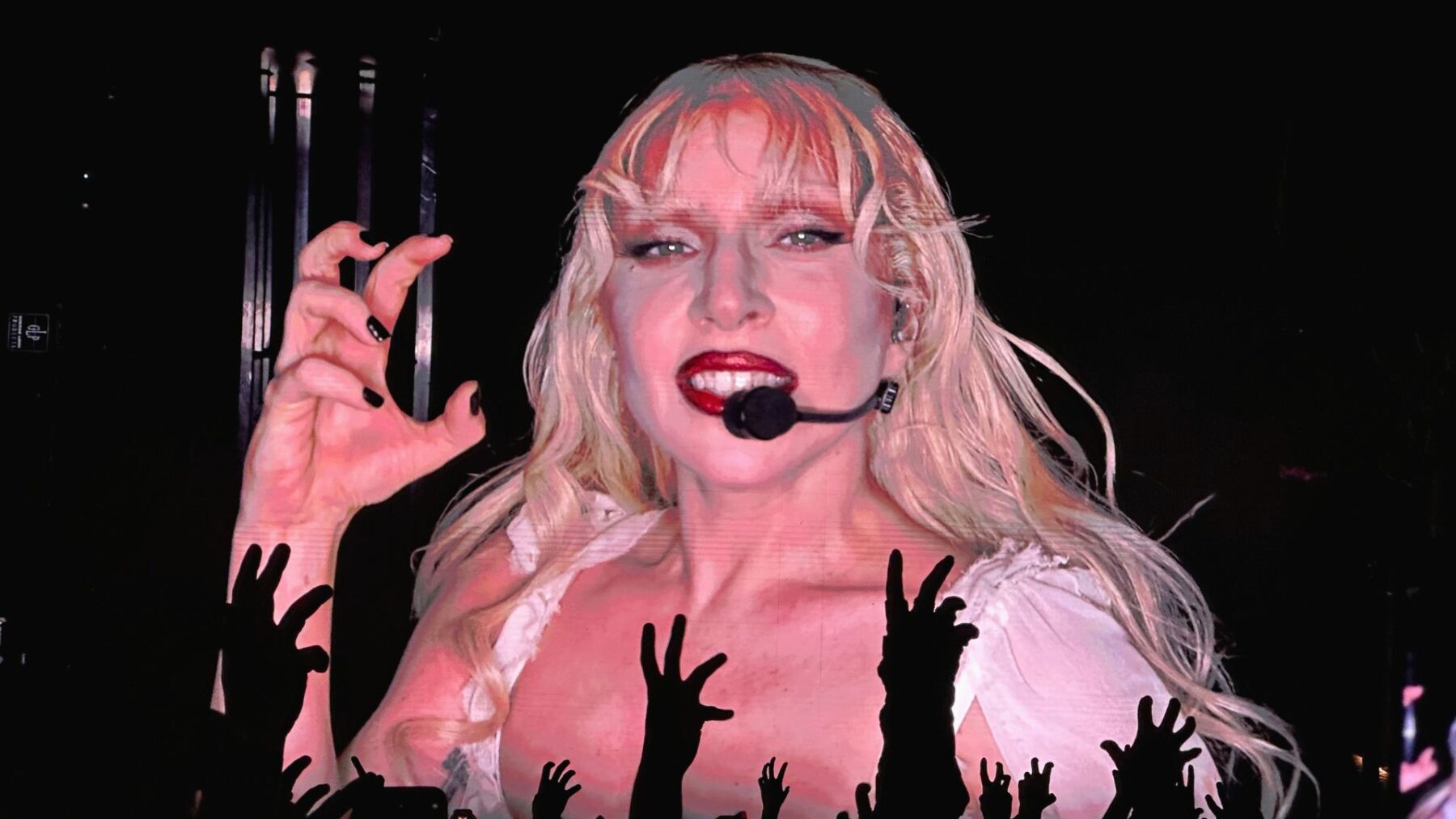 Lady Gaga em show "Mayhem on the Beach" na praia de Copacabana, no Rio de Janeiro | Amon Borges - 3.mai.2025/Portal Lineup