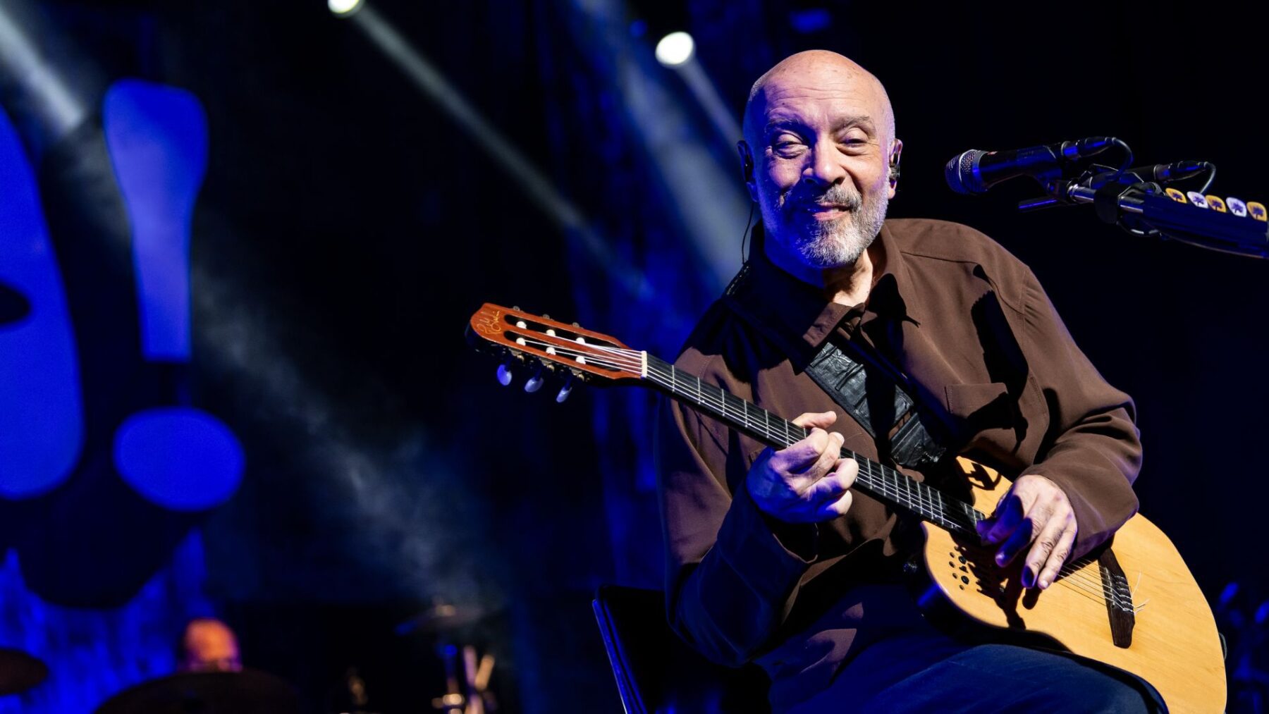 Guitarrista Edgard Scandurra em show do Ira! de celebração de 20 anos do álbum "Acústivo MTV" na Vibra São Paulo, na zona sul da capital paulista | Giuliana Peramezza - 9.mai.2025/Divulgação