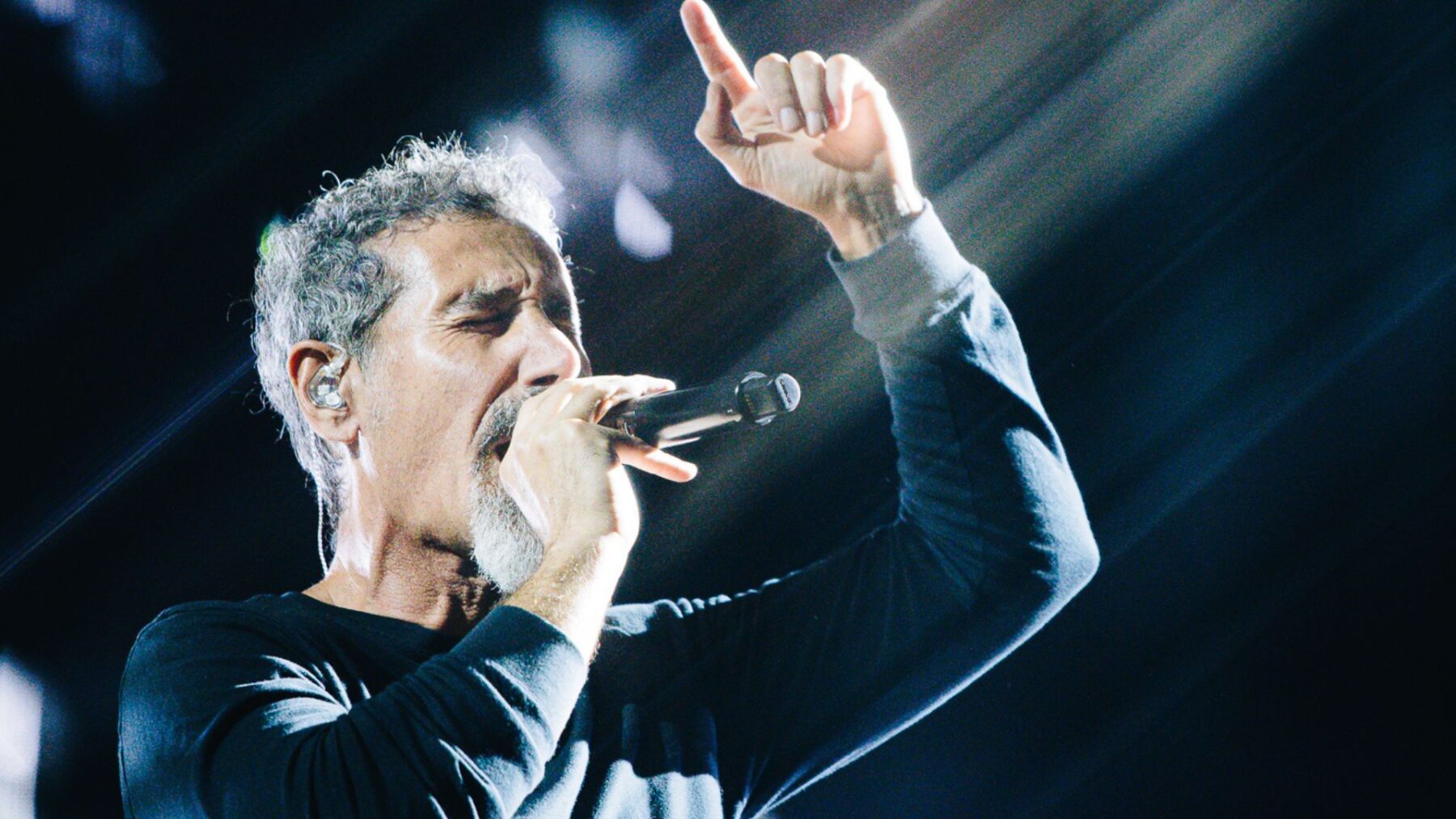 Vocalista Serj Tankian em show da turnê "Wake Up!" do System of a Down no Allianz Parque, em São Paulo | 10.mai.2025/Divulgação
