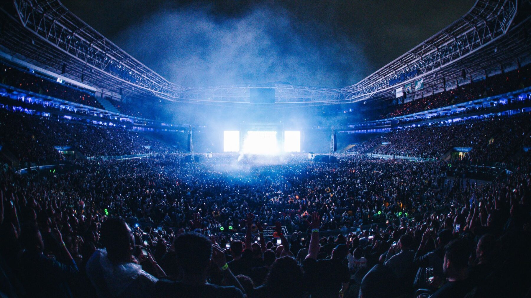 Público de 50 mil fãs em show da turnê "Wake Up!" do System of a Down no Allianz Parque, em São Paulo | 10.mai.2025/Divulgação