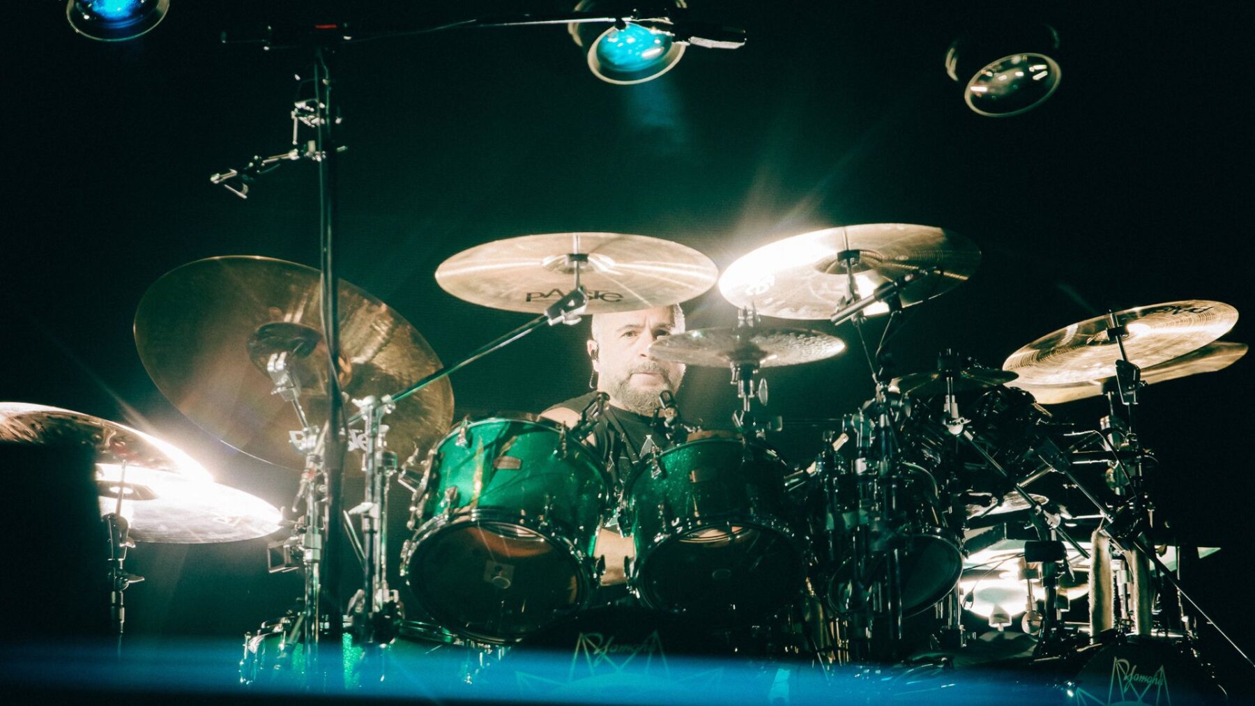 Baterista John Dolmayan em show da turnê "Wake Up!" do System of a Down no Allianz Parque, em São Paulo | 10.mai.2025/Divulgação