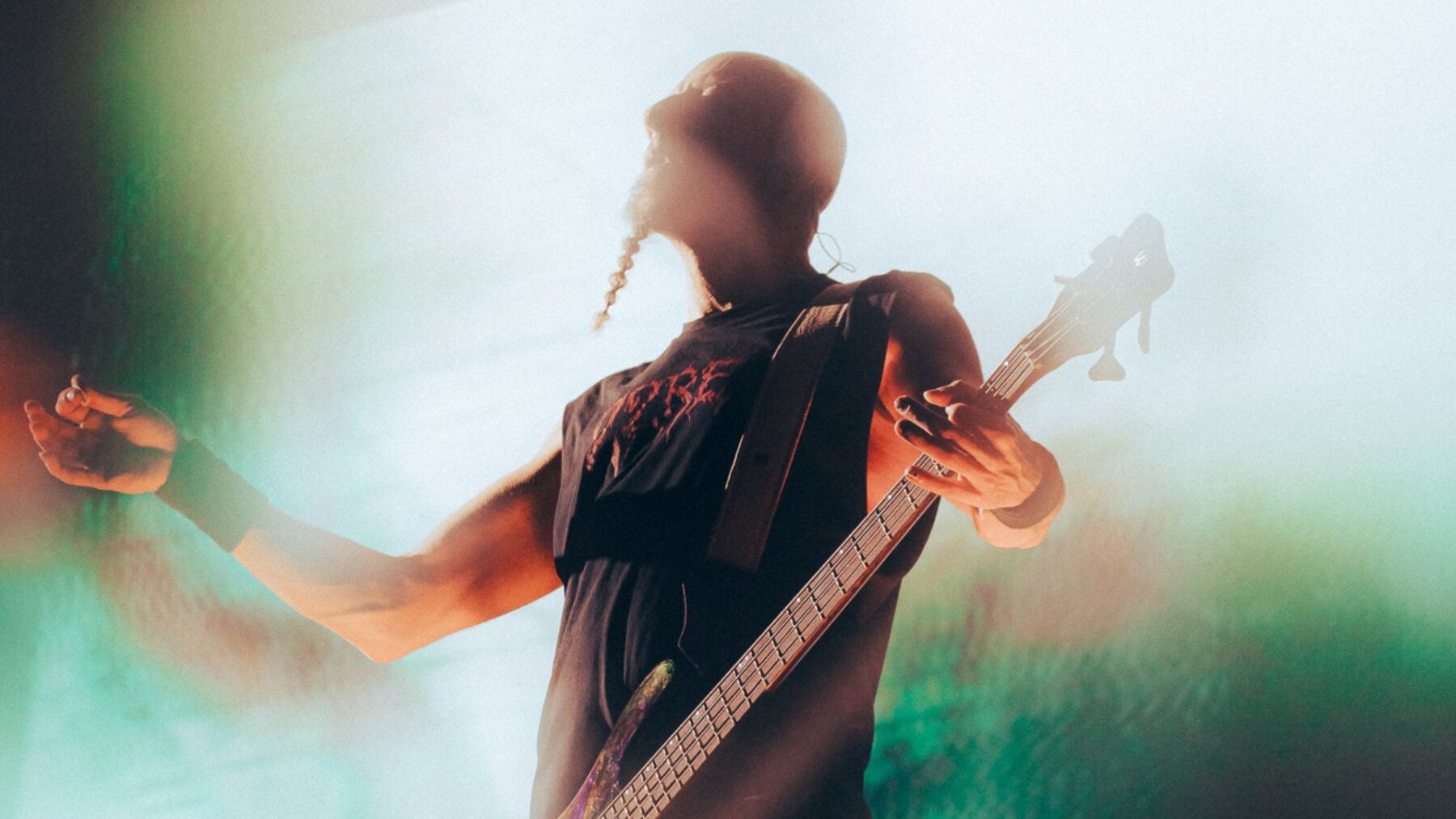 Baixista Shavo Odadjian em show da turnê "Wake Up!" do System of a Down no Allianz Parque, em São Paulo | 10.mai.2025/Divulgação