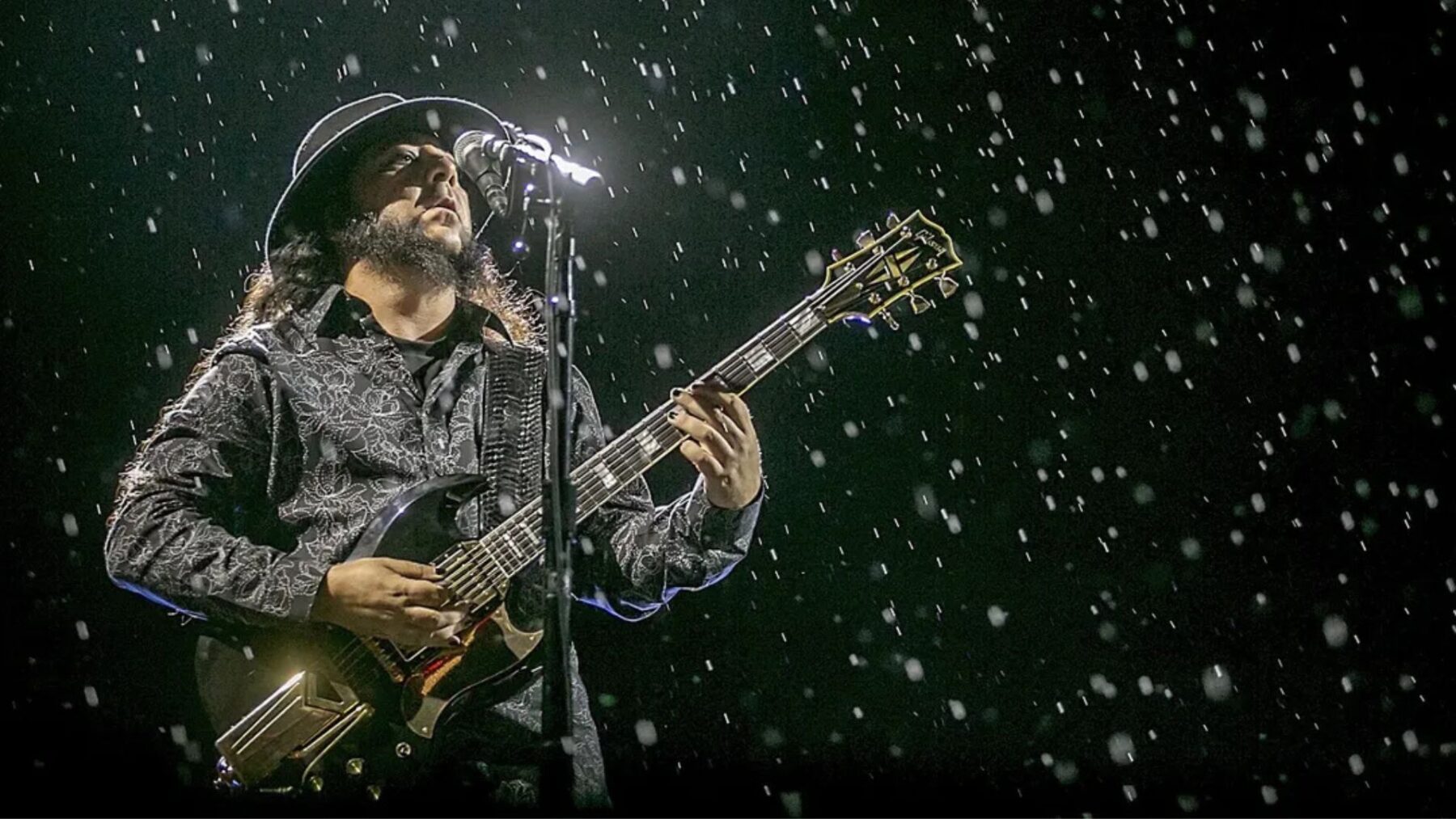 Guitarrista Daron Malakian em show da turnê "Wake Up!" do System of a Down no Allianz Parque, em São Paulo | 10.mai.2025/Divulgação