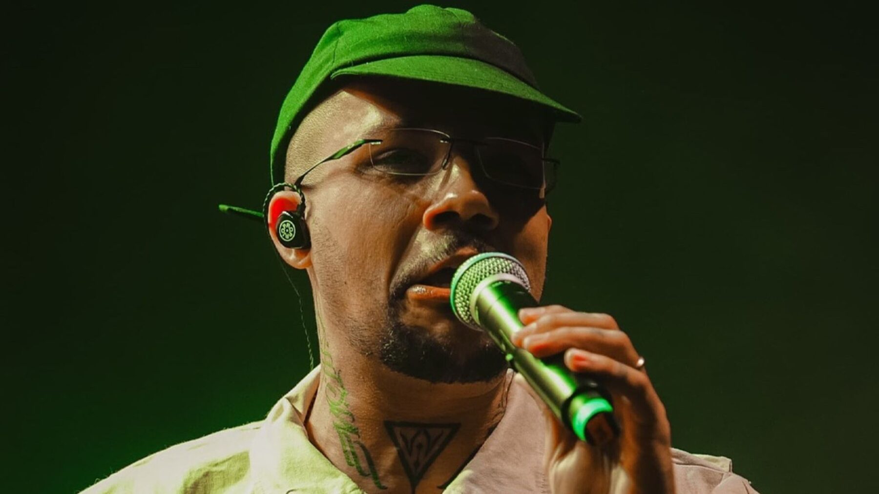 Rapper Yago Oproprio em show no festival Coolritiba, na Pedreira Paulo Leminski, em Curitiba | 17.maio.2025/Divulgação