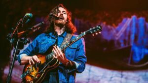 Cantor irlandês Hozier em show na Movistar Arena, em Buenos Aires | Ruth Medjber - 27.mai.2025/Divulgação