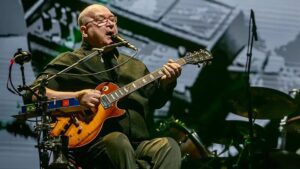 Vocalista e guitarrista Herbert Vianna em show dos Paralamas do Sucesso no Allianz Parque, em São Paulo | 31.mai.2025/Divulgação