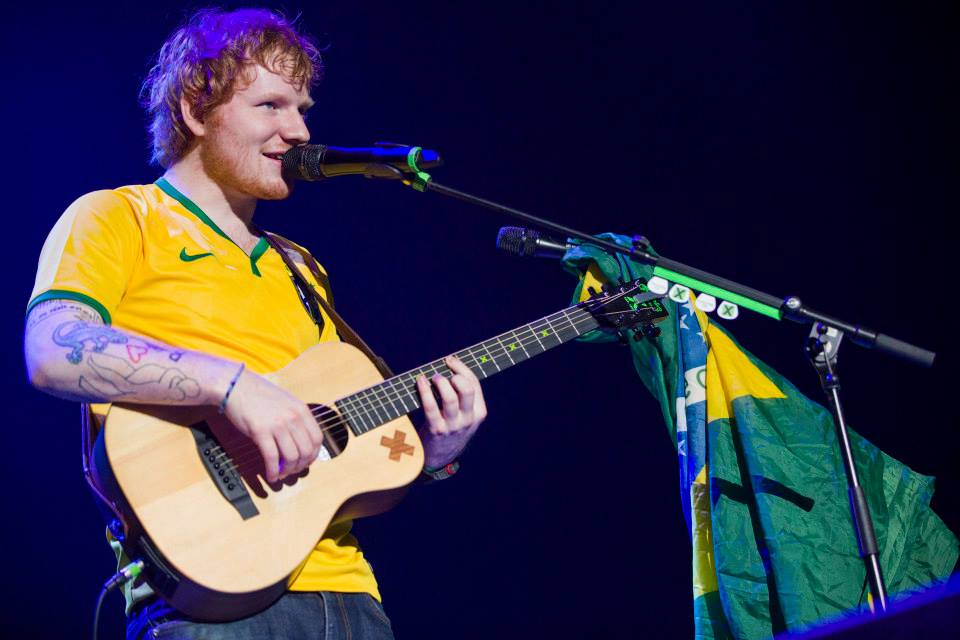 O cantor Ed Sheeran no palco do Allianz Parque, em São Paulo (Stephan Solon - 13.fev.2019/Divulgação)