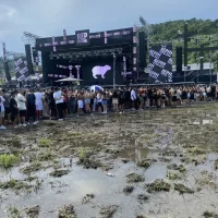 Público enfrenta lama após chuvas no Rep Festival 2023, em fazenda na zona oeste do Rio (Reprodução)