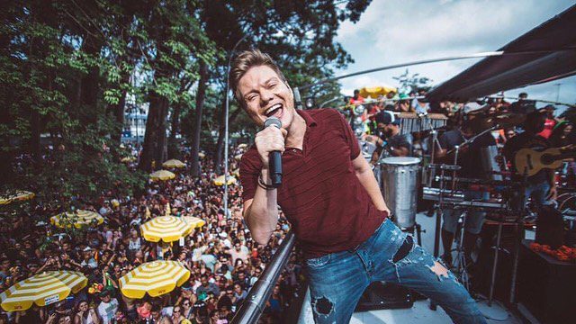 Michel Teló em bloco Bem Sertanejo, na região do parque Ibirapuera, no Carnaval de São Paulo (Deivid Correia - 19.fev.2023/Divulgação)