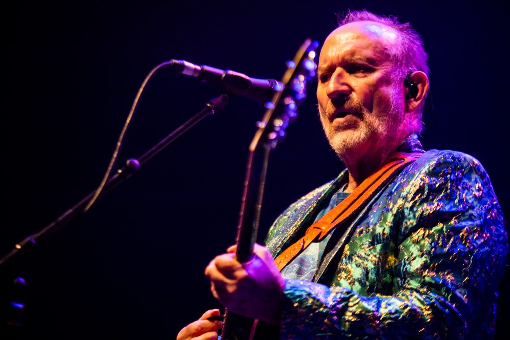 Colin Hay, vocalista do Men at Work, em show no Qualistage, no Rio | Felipe Diniz - 17.fev.2024/Divulgação