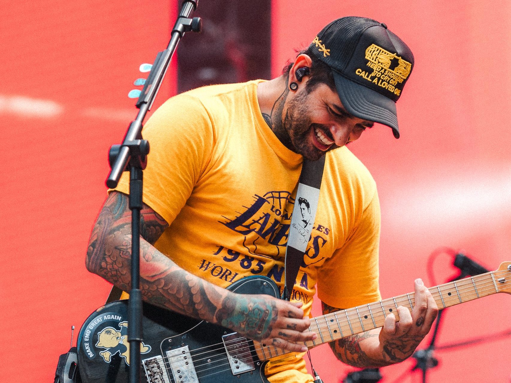 Vocalista Lucas Silveira em show do Fresno durante a I Wanna Be Tour, no Allianz Parque, em São Paulo | 2.mar.2024/Flashbang/Divulgação