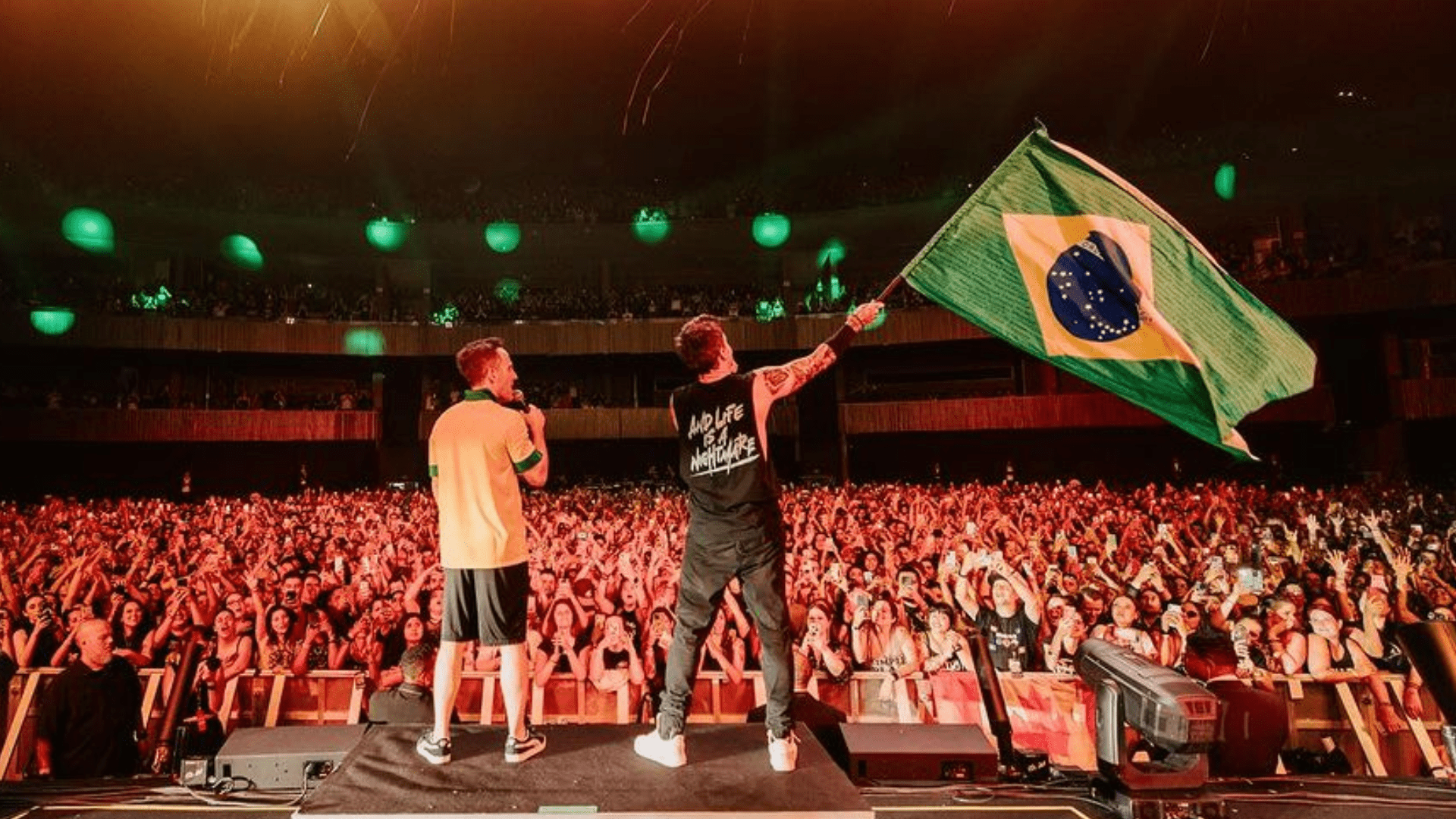 Baterista Chuck Comeau (esq.) e vocalista Pierre Bouvier em show do Simple Plan na Vibra São Paulo (zona sul da capiltal paulista) | Anna Lee - 1°.mar.2024/Divulgação