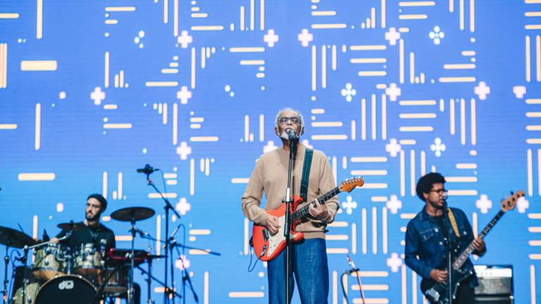 Gilberto Gil se apresenta no palco Samsung Galaxy, no Lollapalooza, no autódromo de Interlagos, em São Paulo | Camila Cara - 24.mar.2024/Divulgação