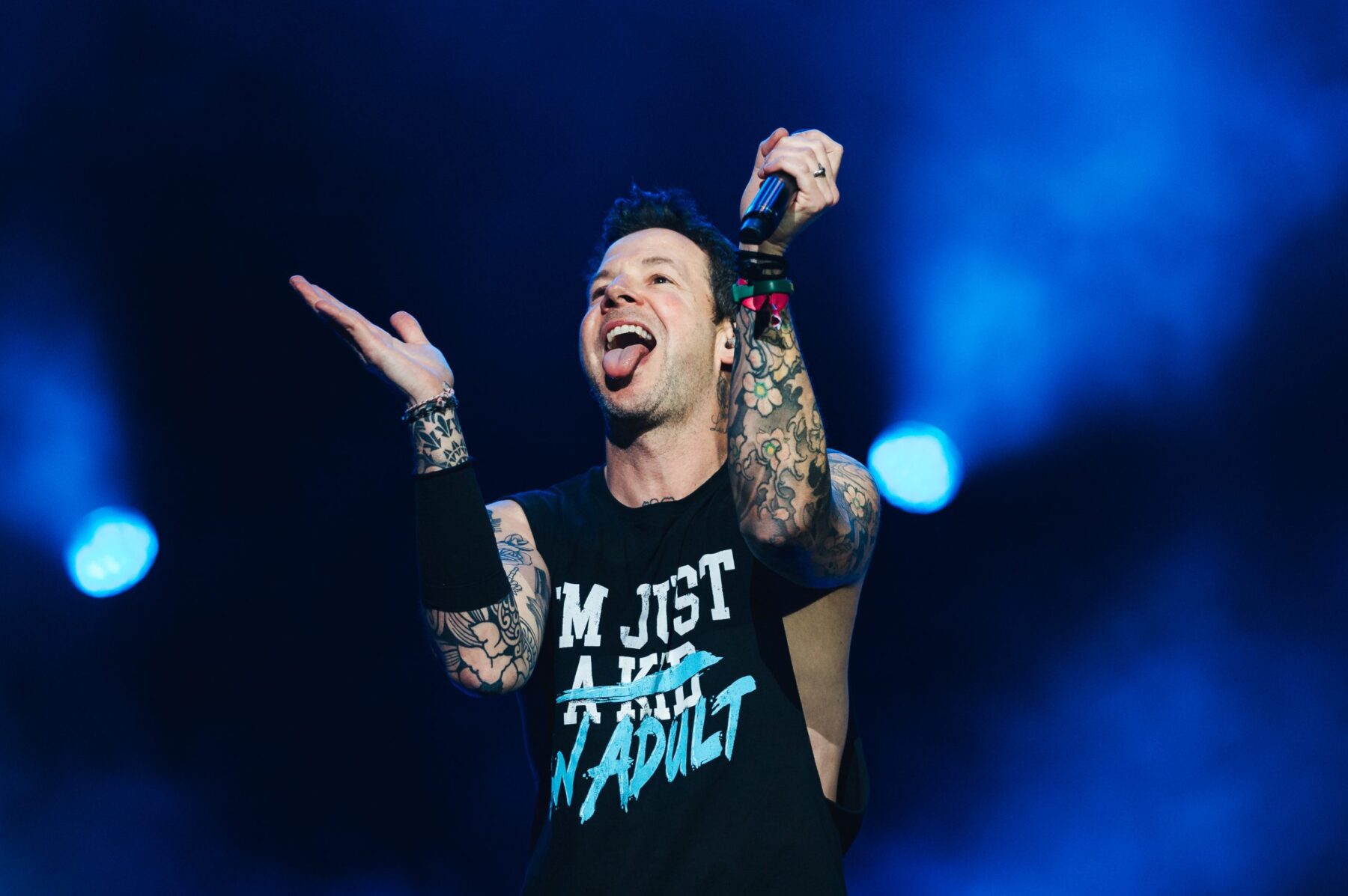 Vocalista Pierre Bouvier em show do Simple Plan durante a I Wanna Be Tour, no Allianz Parque, em São Paulo | 2.mar.2024/Flashbang/Divulgação