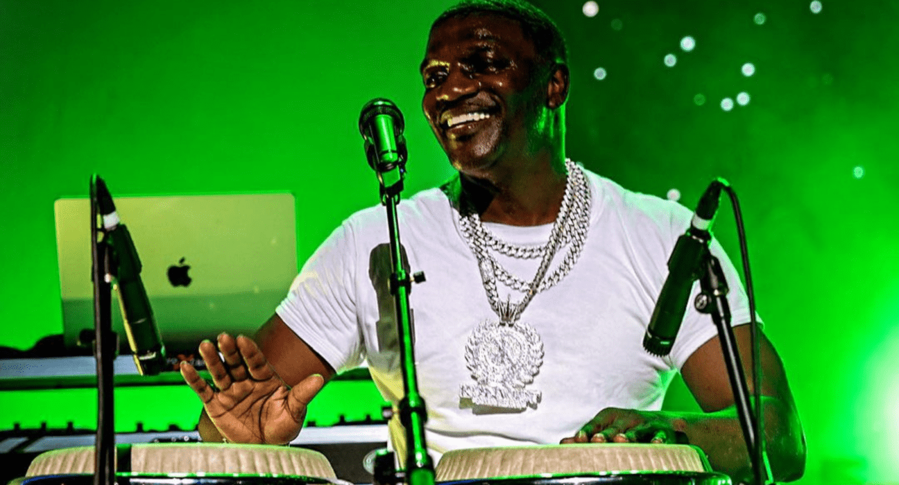 Akon em show no Fillmore Detroit, na cidade de Detroit, nos EUA | 16.nov.2023/Divulgação