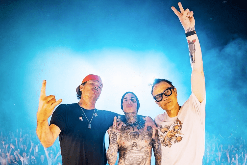 Tom DeLonge, Travis Baker e Mark Hoppus, do Blink-182, em show em Auckland, Nova Zelândia (2.mar.2024/Divulgação)