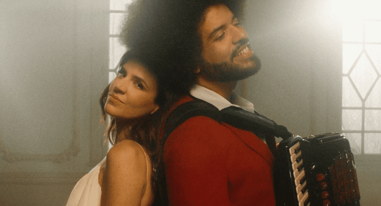 Cantora Mariana Aydar e sanfoneiro e compositor Mestrinho gravam disco de forró 'Mariana e Mestrinho' (2024) | Divulgação