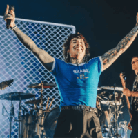 Oliver Sykes, vocalista do grupo inglês Bring me the Horizon, em show na Vibra São Paulo, casa na capital paulista | Camila Cara - 16.dez.2022/Divulgação