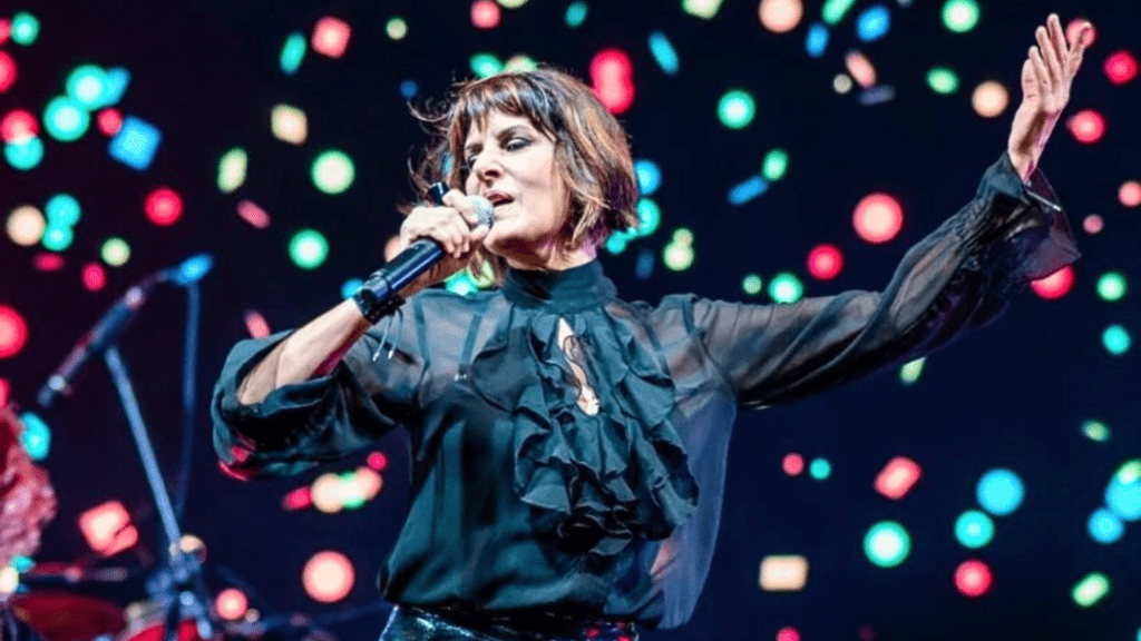 Cantora carioca Fernanda Abreu em show no 15º Festival Gastronômico de Pirenópolis, em Goiás | Marcello Dantas - 7.abr.2024/Divulgação