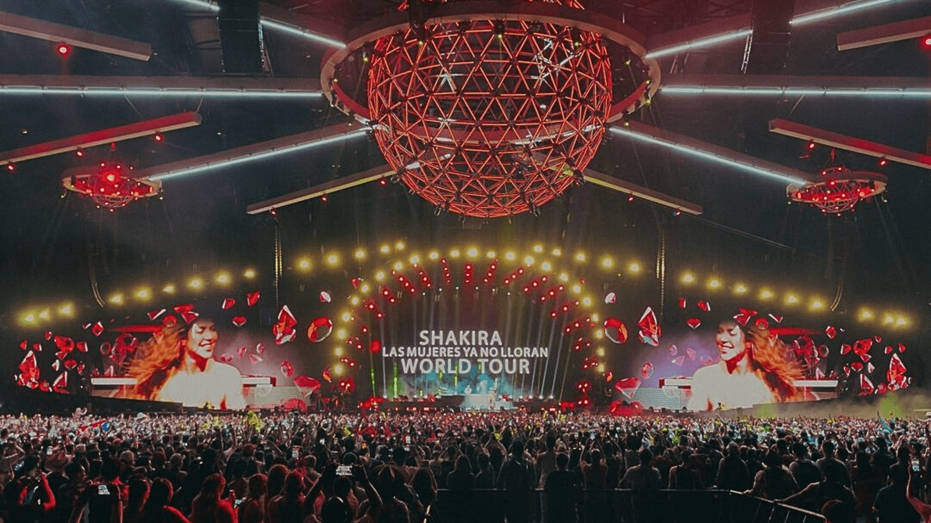 Shakira em show supresa no set de Bizarrap no festival Coachella, em Indio, na Califórnia | 12.abr.2024/Reprodução