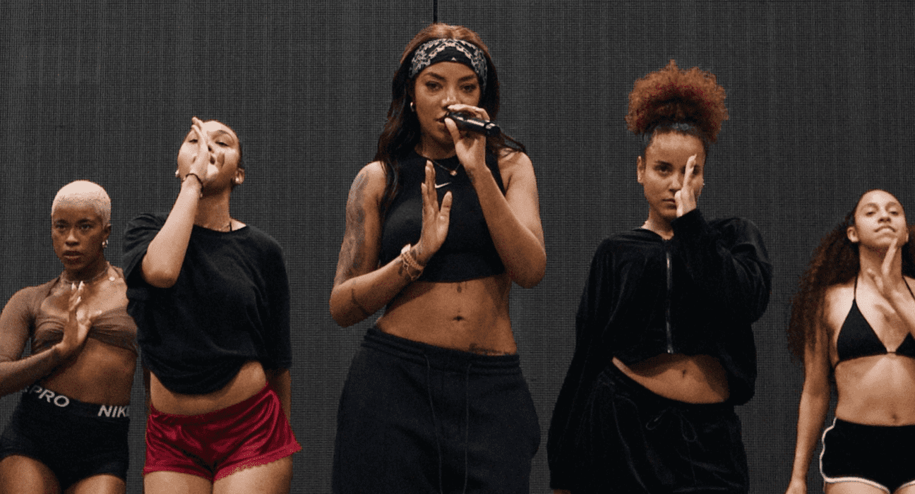 Ludmilla em ensaio com bailarinas nos EUA para show no festival Coachella, em Indio, na Califórnia Divulgação