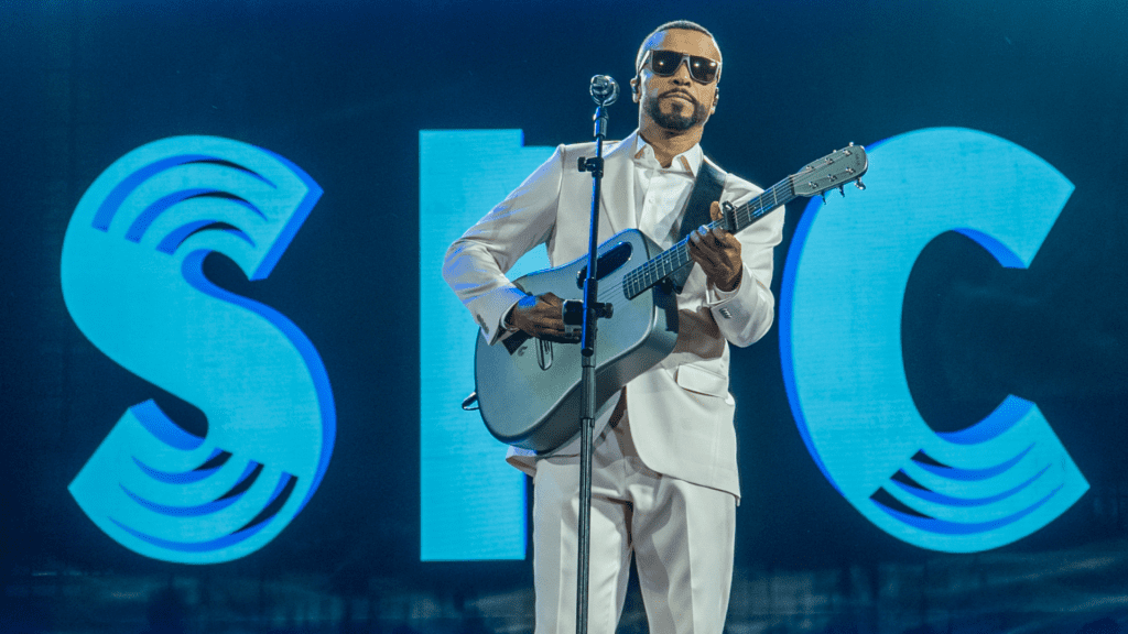 Alexandre Pires e Só Pra Contrariar em show da turnê em show primeiro da turnê 'SPC Acústico 2 – O Último Encontro', no Allianz Parque, na zona oeste de São Paulo | Will Aleixo - 5.abr.2024/Divulgação