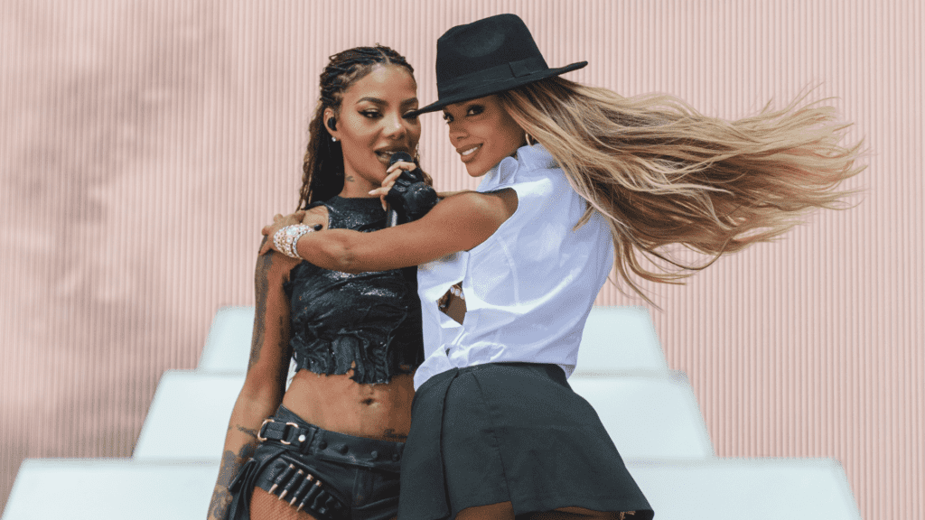 Ludmilla (esq.) e Brunna Gonçalves, sua mulher, em show na 23ª edição do Coachella, festival realizado em Indio, região de deserto na Califórnia | Steff Lima - 14.abr.2024/Divulgação