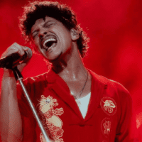 Bruno Mars em show no estádio Nacional de Singapura, na capital do país | 6.abr.2024/Divulgação