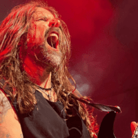 Guitarrista Andreas Kisser em show do Sepultura da turnê 'Celebrating Live Through Death', na Arena Opus, em Florianópolis | Bruno Zuppone - 23.mar.2024/Divulgação