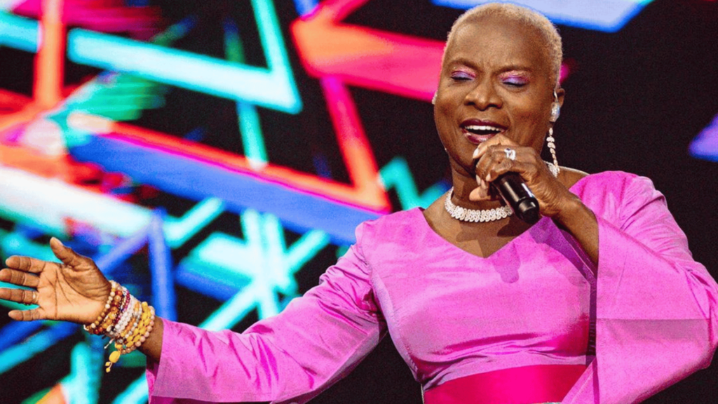 Cantora do Benim Angélique Kidjo em show no palco The One, no terceiro dia do festival The Town, no autódromo de Interlagos | 7.set.2023/Divulgação