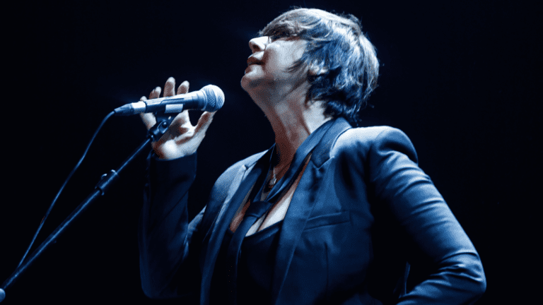 Cantora americana Cat Power em show na tenda Metlife na segunda edição do C6 Fest, no parque Ibirapuera, em São Paulo | 19.mai.2024/Divulgação