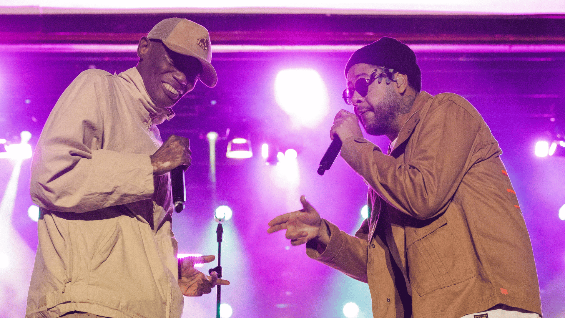 Rappin'Hood (esq.) e Emicida em show da turnê 'AmarElo - A Gira Final' no parque Ibirapuera, em São Paulo | Ênio Cesar - 25.mai.2024/Divulgação