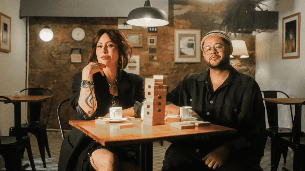 Pitty (esq.) e Emicida em gravação do curta que compõe o projeto 'Travessia', em parceria dos dois artistas | Karen Carvalho/Divulgação