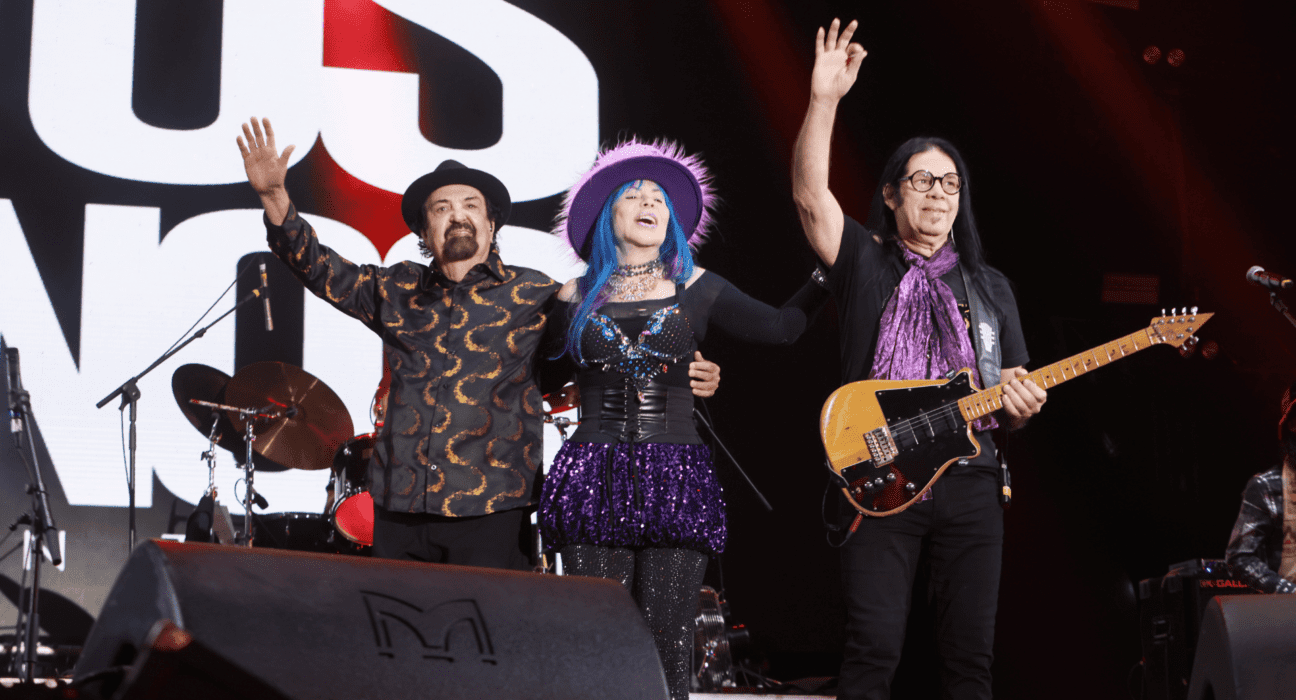 Paulinho Boca de Cantor (esq.), Baby do Brasil (centro) e Pepeu Gomes em show do Novos Baianos na 21ª edição do festival João Rock, no Parque Permanente de Exposições, em Ribeirão Preto (interior de SP) | Rafael Cautella - 8.jun.2024/Divulgação