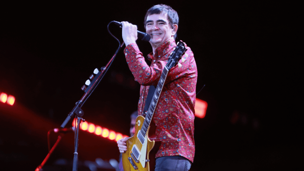 Samuel Rosa em show na 21ª edição do festival João Rock, no Parque Permanente de Exposições, em Ribeirão Preto (interior de SP) | Rafael Cautella - 8.jun.2024/Divulgação