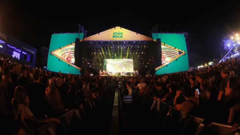 Palco Brasil - Lendas Vol. 2 com show de Ney Matogrosso no festival João Rock, no Parque Permanente de Exposições, em Ribeirão Preto (interior de SP) | Rafael Cautella - 8.jun.2024/Divulgação