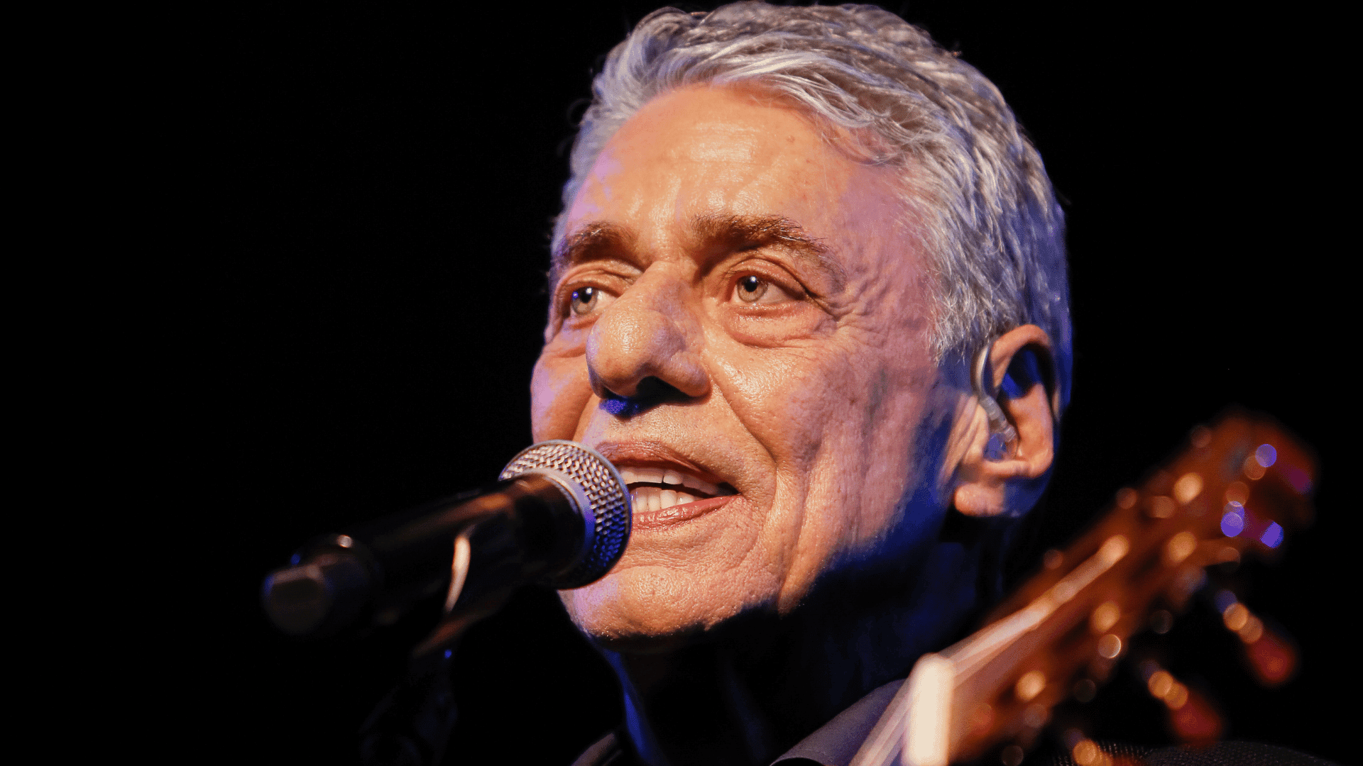 Chico Buarque em show da turnê "Que Tal um Samba" no Tokio Marine Hall, na zona sul de São Paulo | Leo Aversa - 3.mar.2023/Divulgação