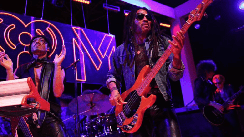 Lenny Kravitz em show durante jantar da rádio iHeartMedia e da MediaLink no hotel du Cap-Eden-Roc, em Antibes, ao lado de Cannes, na França, no festival Cannes Lions | Adam Berry - 18.jun.2024/Divulgação