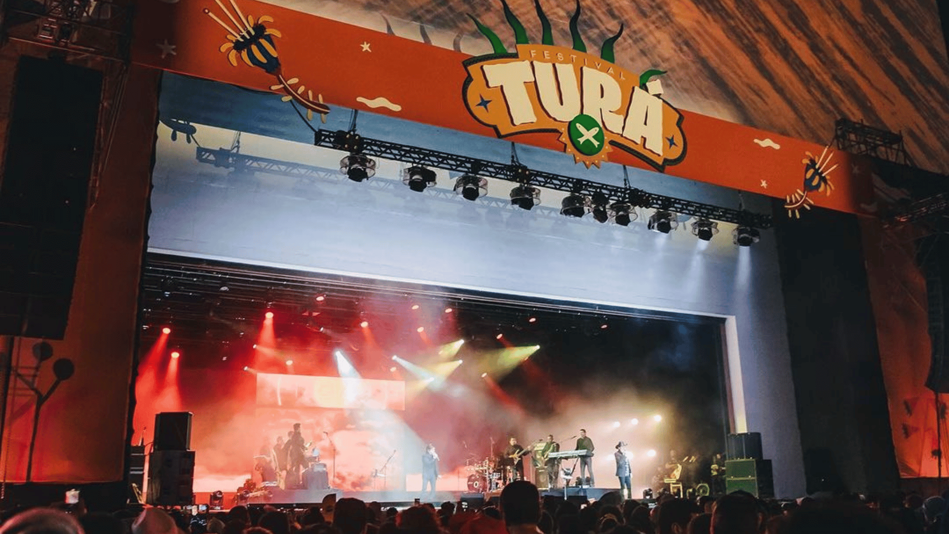 Chitãozinho & Xororó em show no palco da terceira edição do festival Turá, no parque Ibirapuera, em São Paulo | Camila Cara - 29.jun.2024/Divulgação