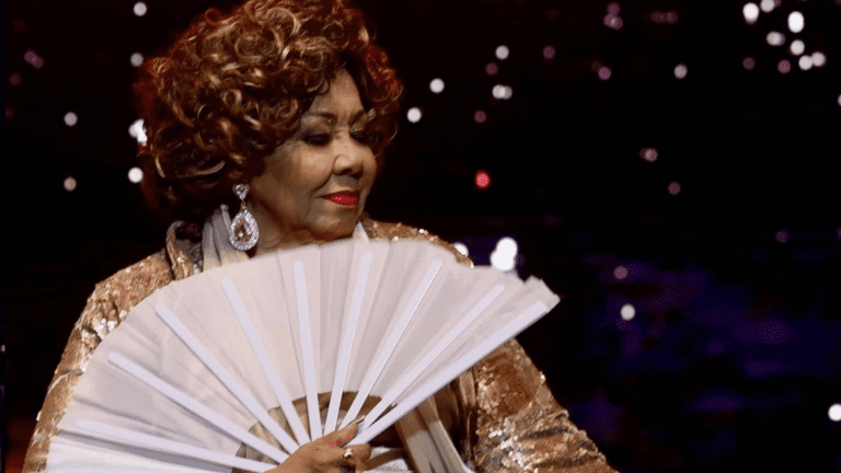 Alcione em show de 50 anos de carreira no Teatro Positivo, em Curitiba | 8.jun.2024/Divulgação