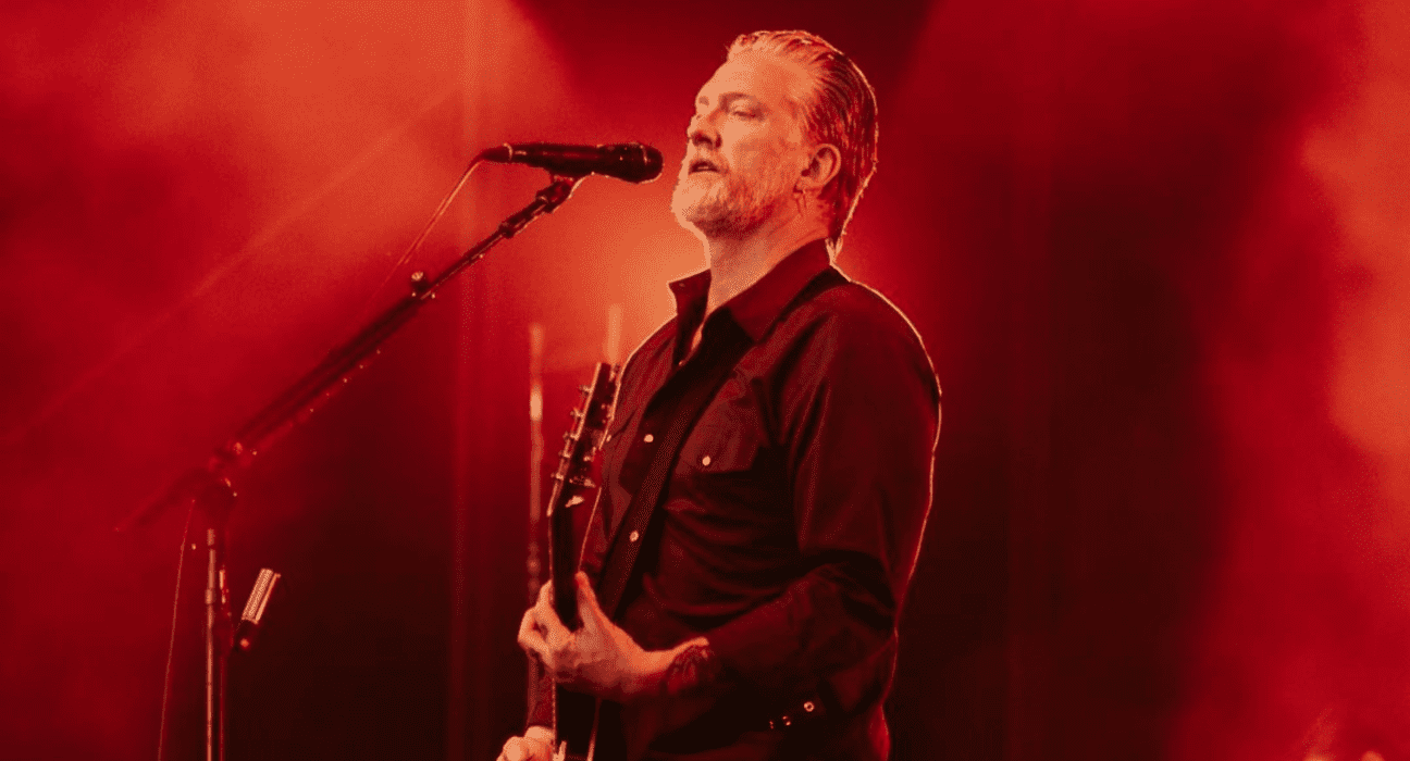 Josh Homme, vocalista do Queens of the Stone Age, em show da banda no festival Bottlerock Napa Valley, no norte da Califórnia | 26.mai.2024/Divulgação