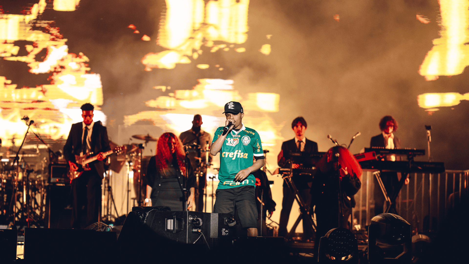 YG Marley, filho de Lauryn Hill vesta camisa do Palmeiras no palco do festival Chic Show - 50 Anos de Black Music, no Allianz Parque, em São Paulo | Stephan Solon - 13.jul.2024/Divulgação