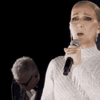 Cantora canadense Céline Dion em show na Torre Eiffel no encerramento da cerimônia de abertura das Olimpíadas de Paris | 26.jul.2024/Divulgação