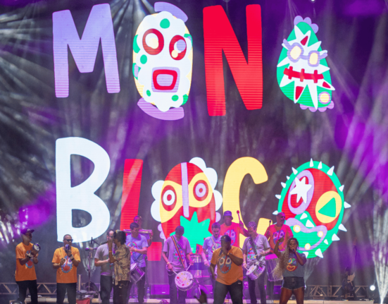 Monobloco em show no Festival Olímpico Parque Time Brasil, no parque Villa-Lobos, em São Paulo | Léo Barrilari - 28.jul.2024/COB/Divulgação