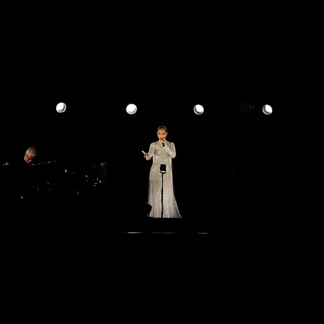 Cantora canadense Céline Dion em show na Torre Eiffel no encerramento da cerimônia de abertura das Olimpíadas de Paris | 26.jul.2024/Divulgação