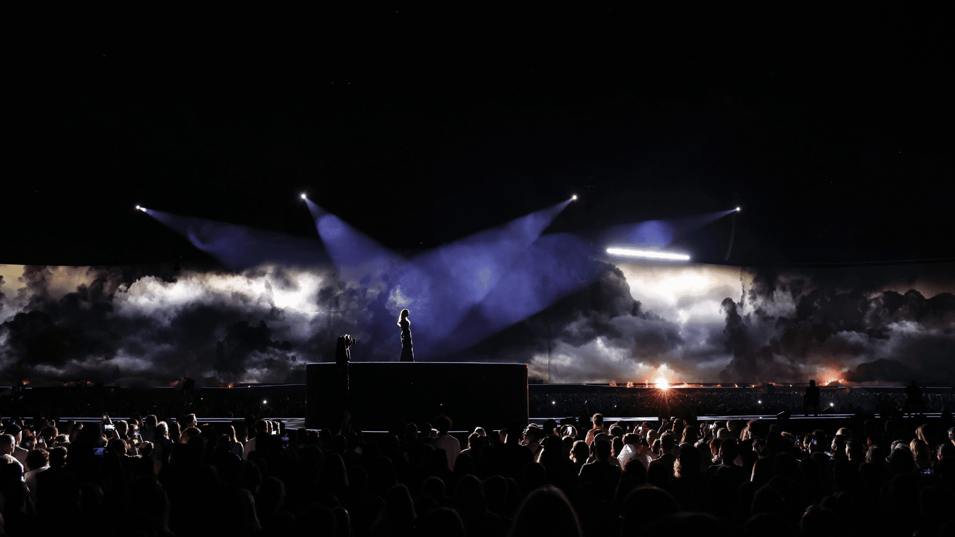 Cantora britânica Adele em primeiro show de sua residência na arena Messe München, em Munique, na Alemanha | Kevin Mazur - 2.ago.2024/Getty Images/Divulgação